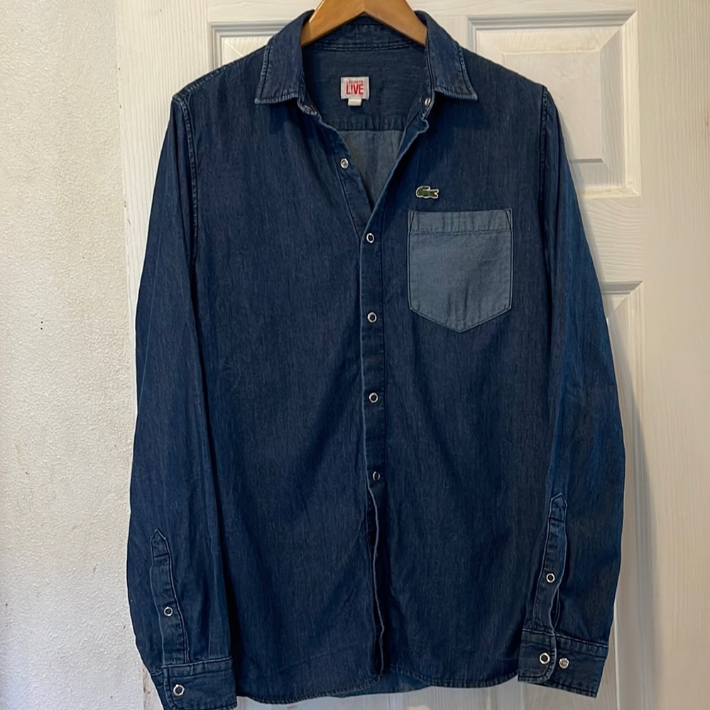 Lacoste shirt . Size S. In very good condition, worn it once